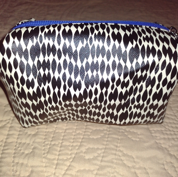 Cosmetic Bag - Picture 2 of 4